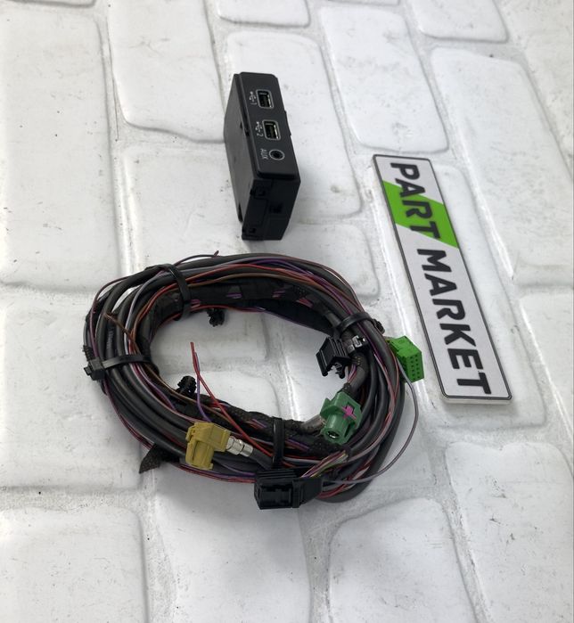 Комплект USB AUX AUDI A4 A5 Q5 8W0035736