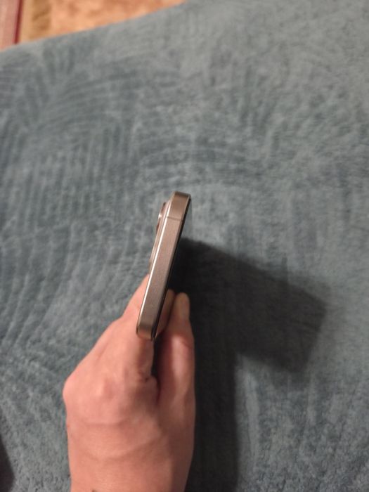 Iphon 15pro 128 titan