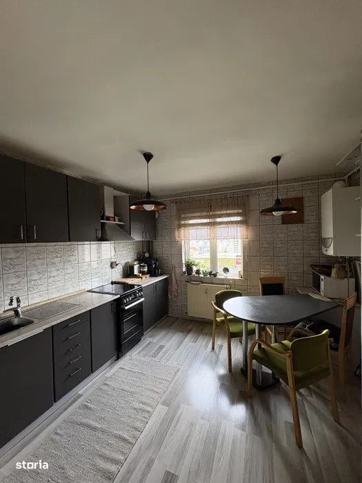 Apartament spatios cu 4 camere, 82 mp utili, etaj 8/9, Aleea Padin — fotografia 1