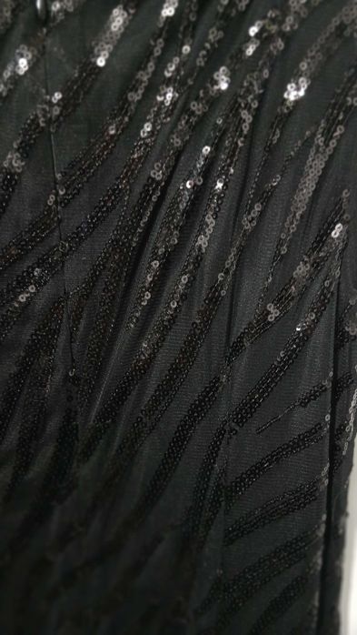 Елегантна черна рокля с пайети – KASPER