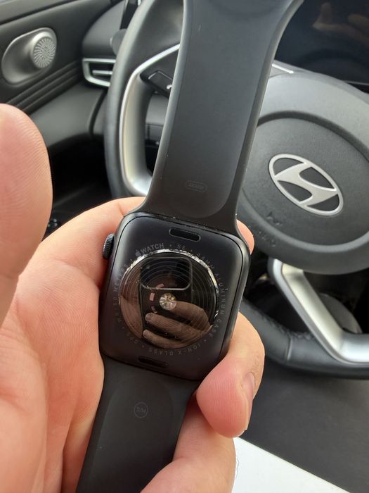 APPLE  WATCH продаю срочно