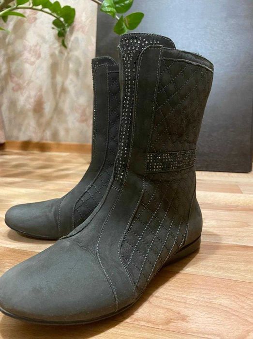 Продам сапожки детские