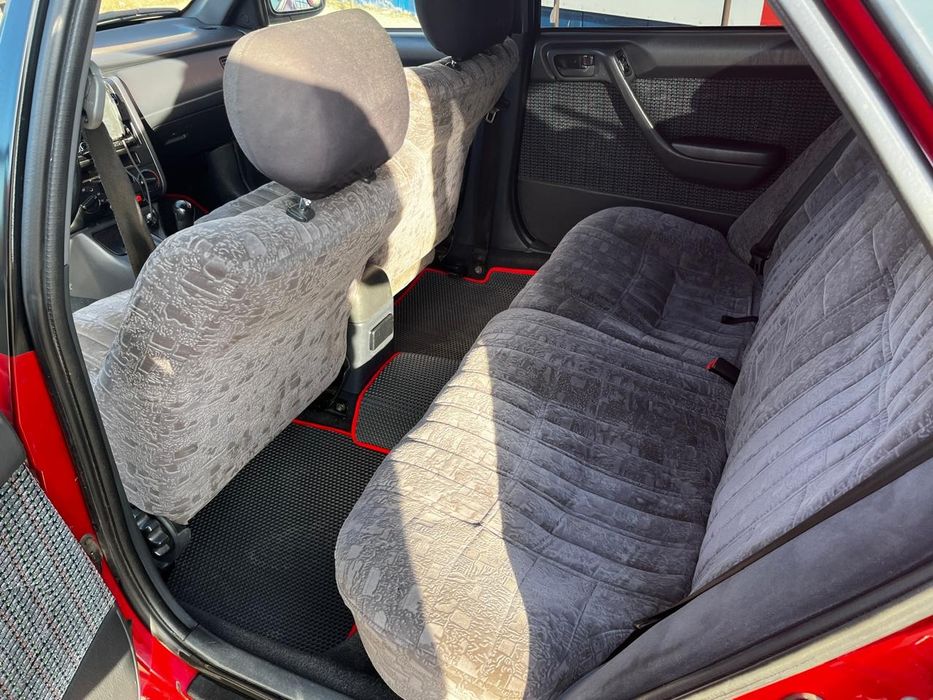 Продам машину toyota carina e