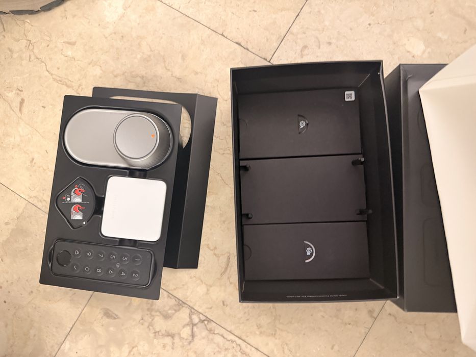 Incuietoare inteligenta switchbot smartlock ultra touch combo noua sigilata