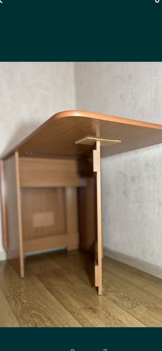 Продам стол книжка