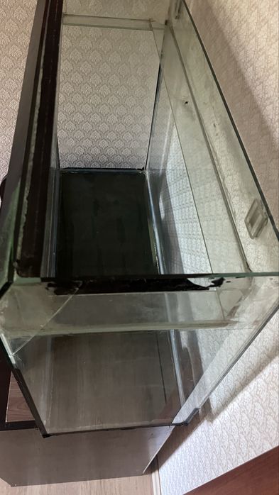 Продам срочно аквариум 54л 60*30*30см