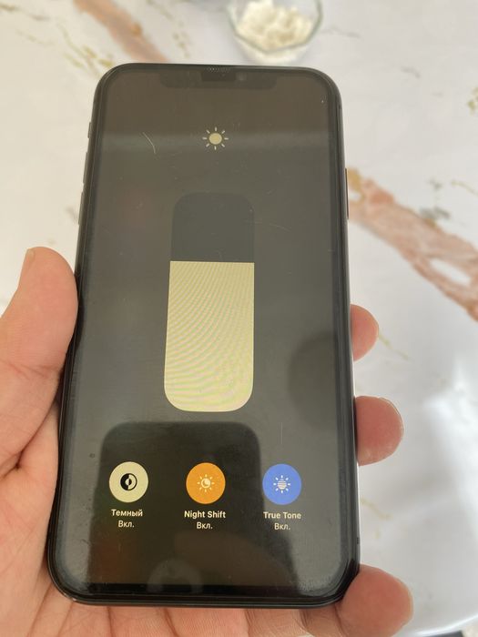 Продам 11 айфон 64 g