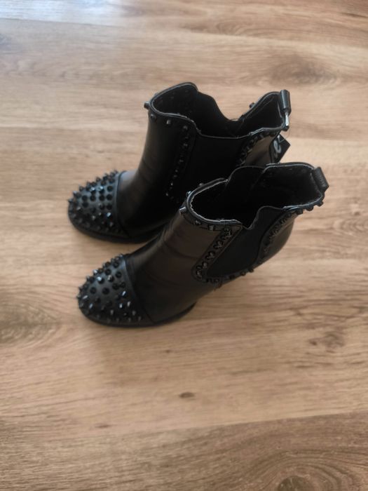 Черни боти на "Bote"