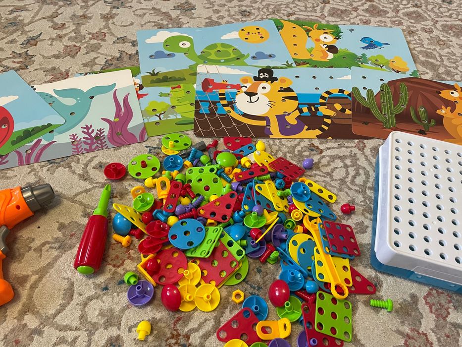 Конструктор в чемоданчике с шуруповертом