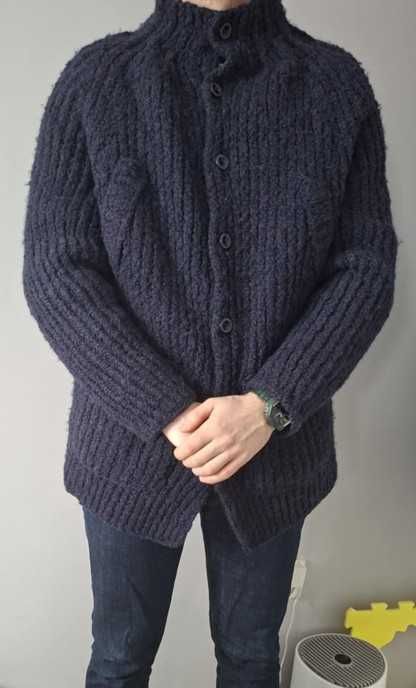 Продавам мъжка жилетка (кардиган като на Pep Guardiola)