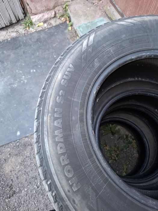 Шины 275/65 R17.