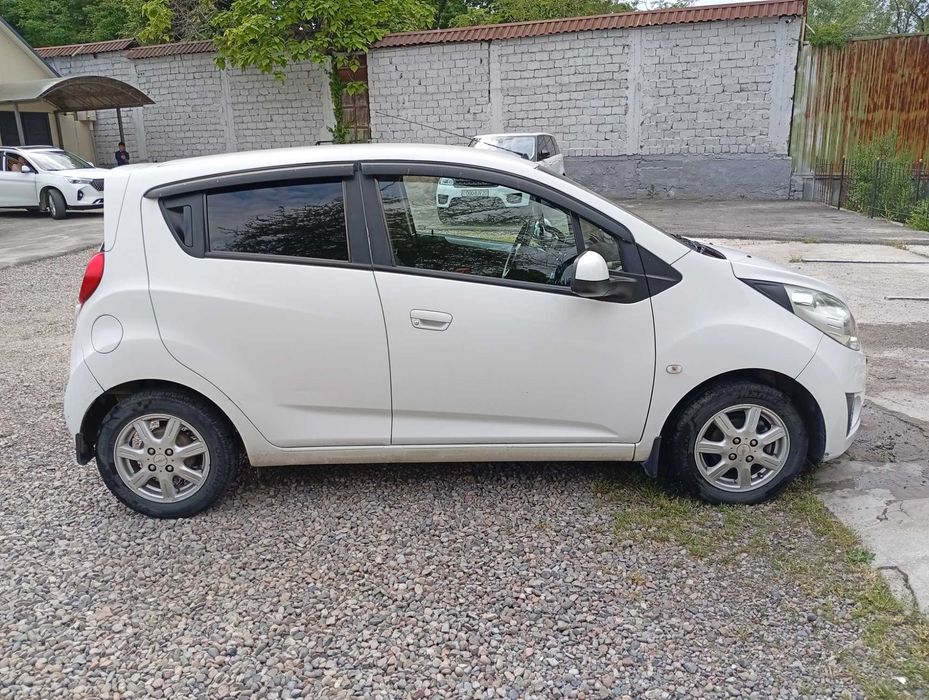 CHEVROLET SPARK 3 поз. (2014) белый