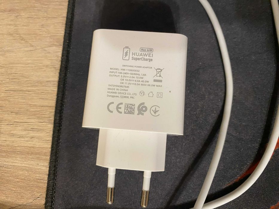 Продавам телефон Huawei P60 Pro 8/256GB + гаранция + подарък