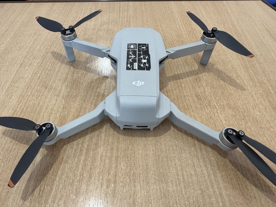 Продам дрон Dji mini 4K