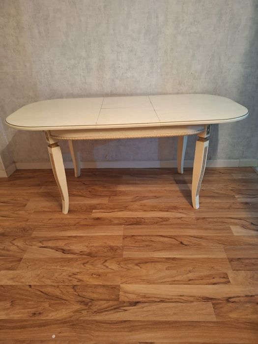 Продам стол в хорошем состоянии