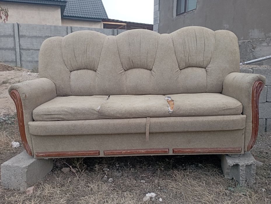 Продам комплект диван с креслами