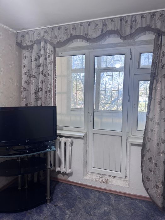 Продам 1 км кв. На 2 этаже