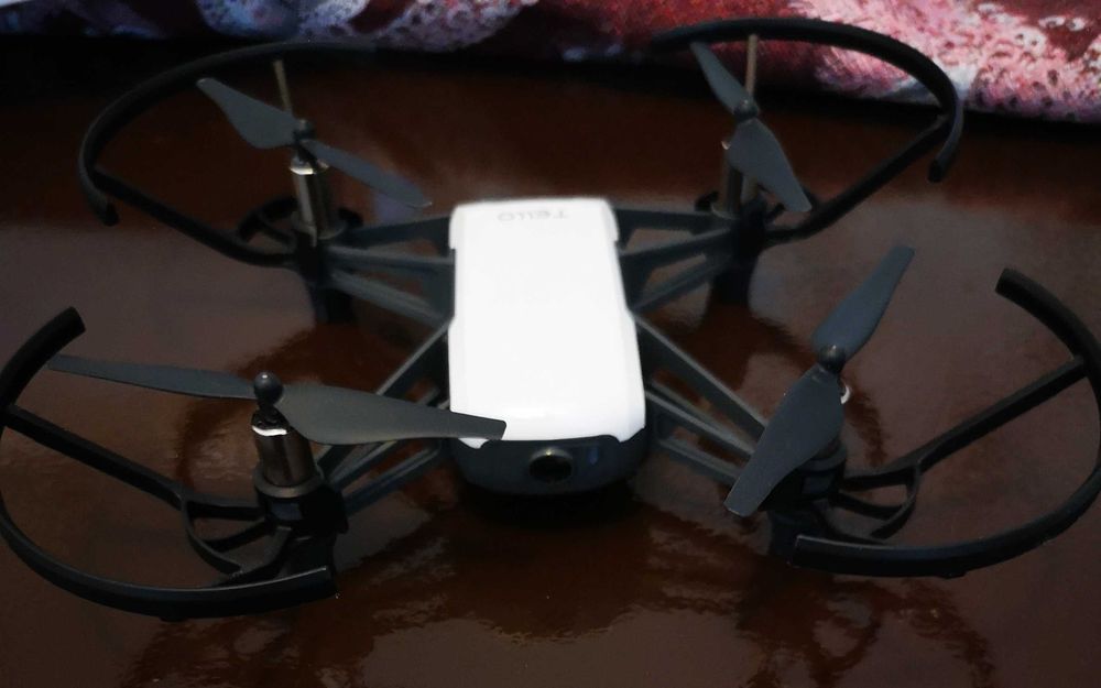 Tello дрон БЕЗ БАТЕРИЯ! / Tello drone WITHOUT BATTERY!