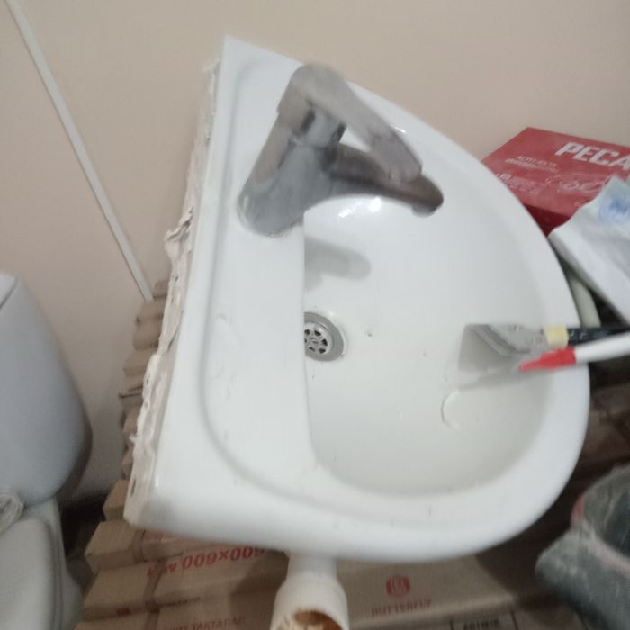 Продам   унитаз и раковина