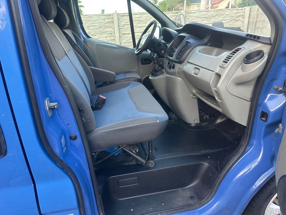 Renault Trafic 6 locuri Maxi