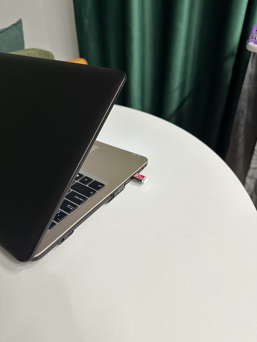 Asus x540 core i3/256gb/8gb