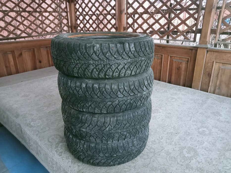 Зимние шины продам срочно!