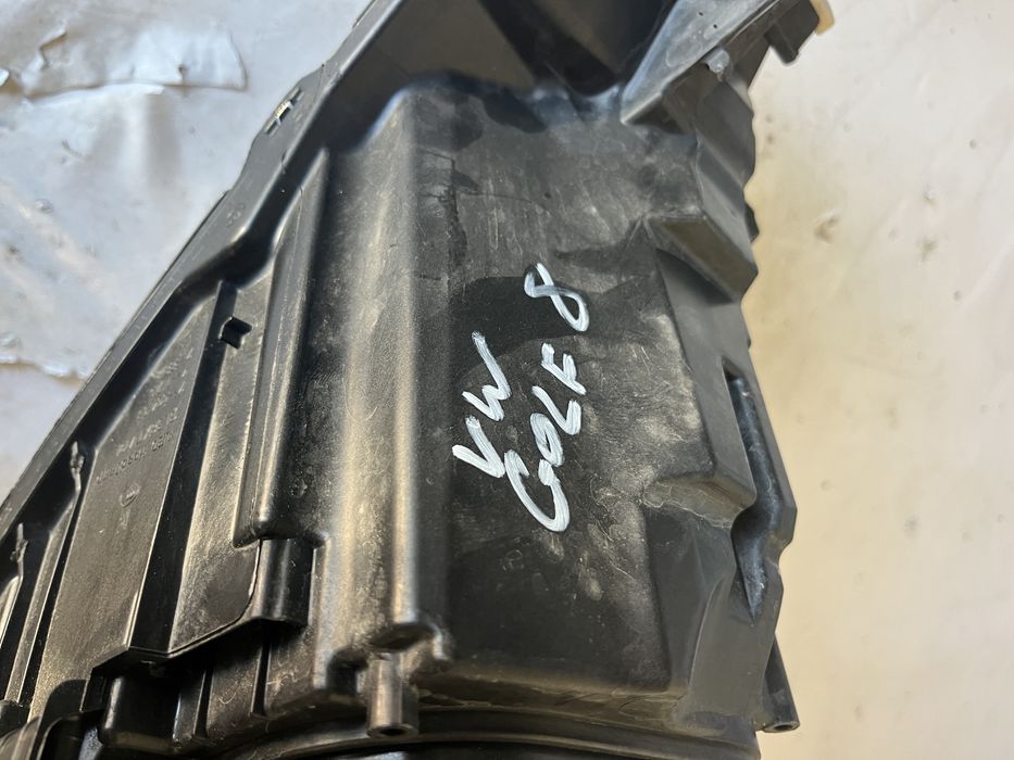 2 броя Фар VW Golf 8 ляв