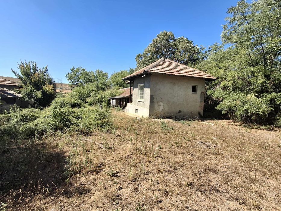 Продава се Къща в с. Хотница, Област Велико Търново - 1 кв.м за 35000 €/кв.м - Снимка #2