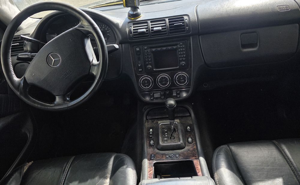 Vând Mercedes ML 500