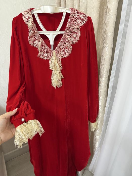 Продам платье из бархата