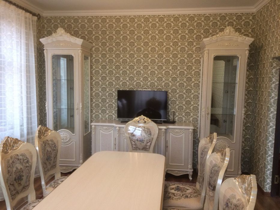 Пинал с комодом б/у