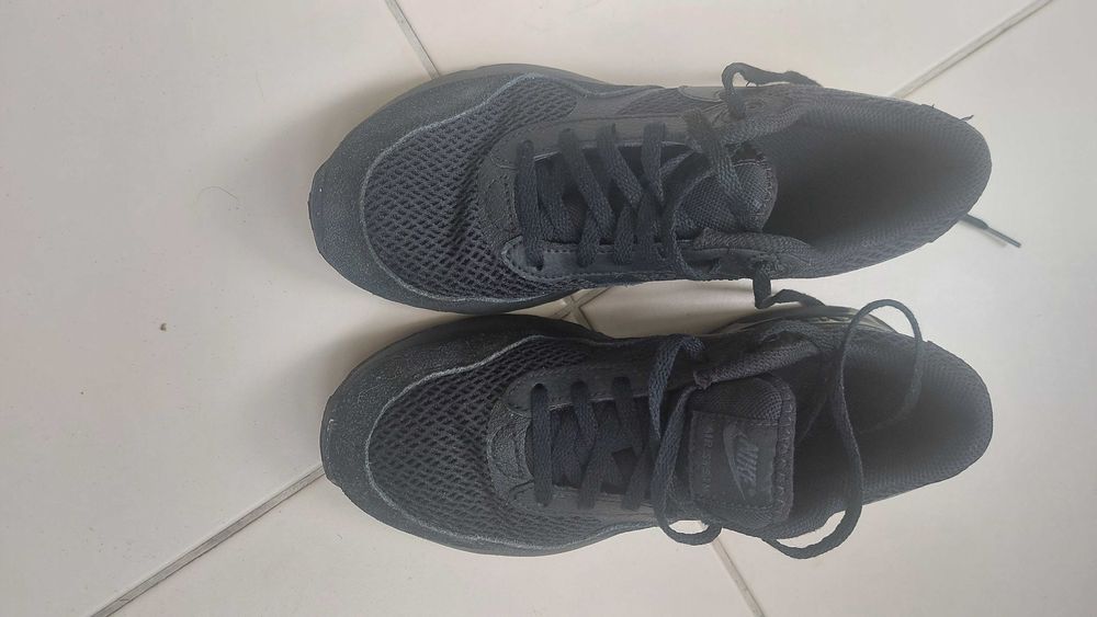Нови юношески маратонки nike air max 36