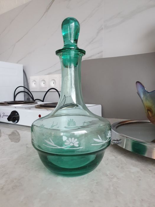 Продам штоф зелёного стекла