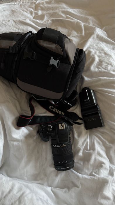 Canon EOS 1000D (DS126191)