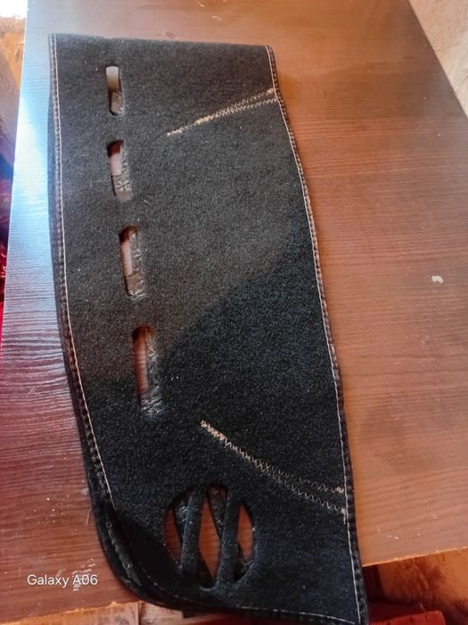 Накидка на панель мерседес 124