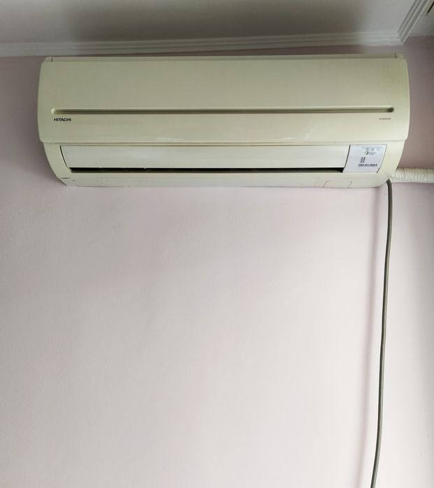 Климатик Hitachi