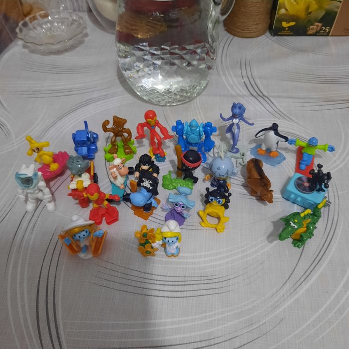 Продам Киндер игрушки