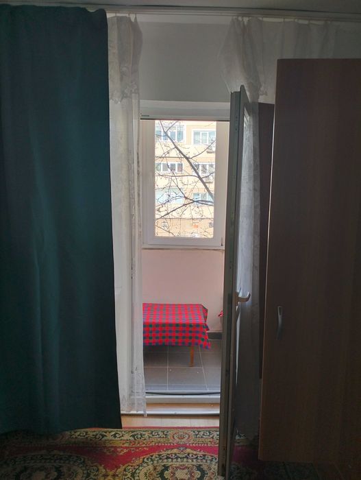 Închiriez apartament două camere