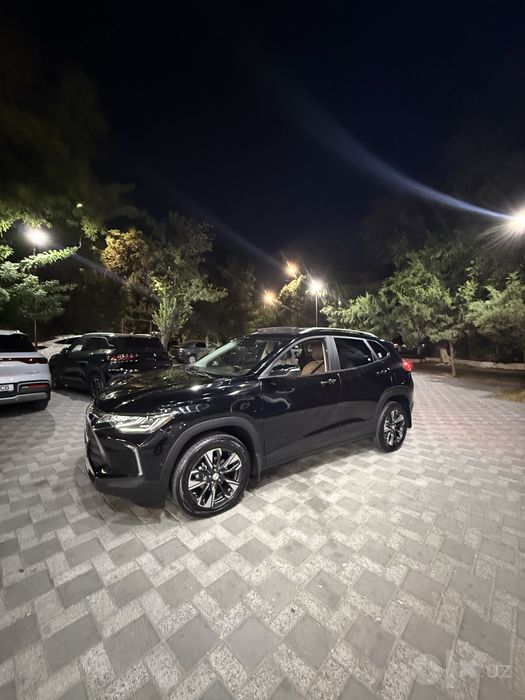 Tracker 2025 yil Premier Plus
