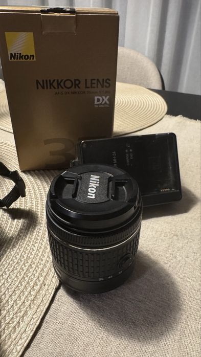Nikon D330 +35mm f1.8 + 18-55 mm+ geantă transport