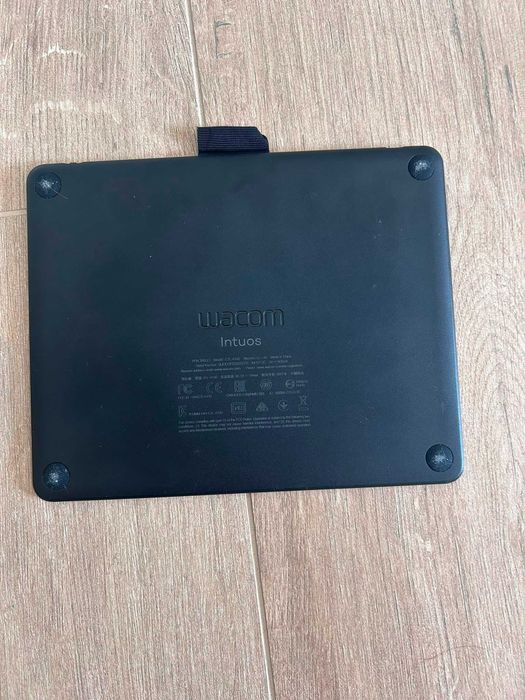 Tabletă grafică Wacom Intuos Small (S) Black – Stare impecabilă / Cutie completă
