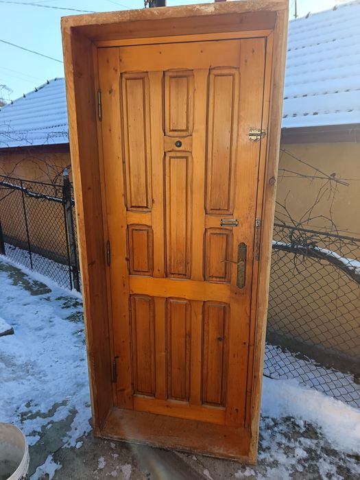 Ușa de lemn 350lei