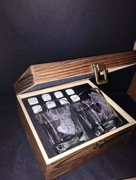 Комплект за уиски, ръчно гравирани чаши подходящ подарък за мъж