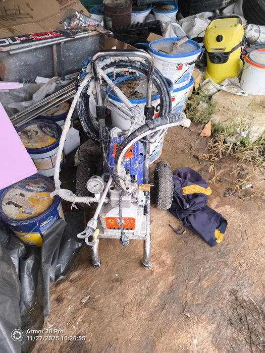 Pompa vopsit foarte puțin folosit