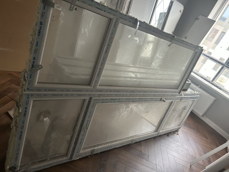 Пластик есік терезесімен