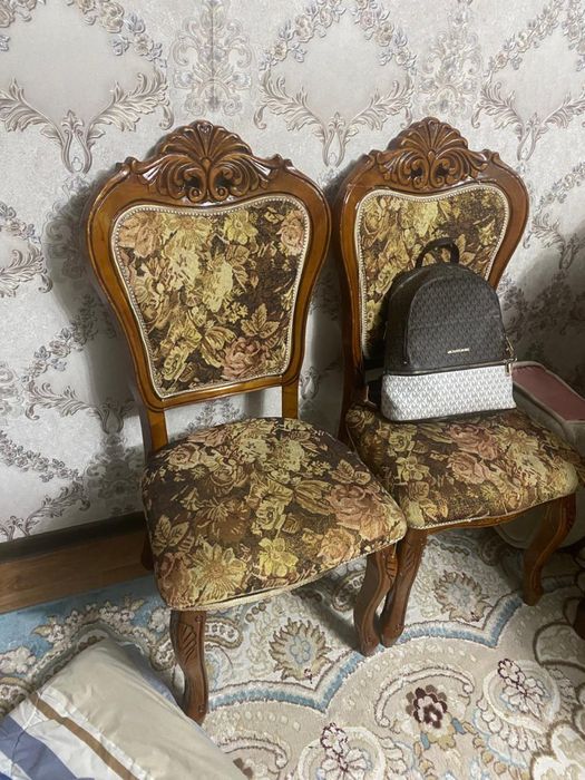 Продам стол и стулья