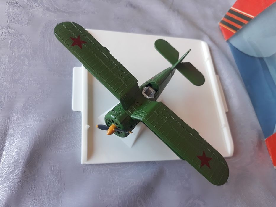 Модель самолёта.