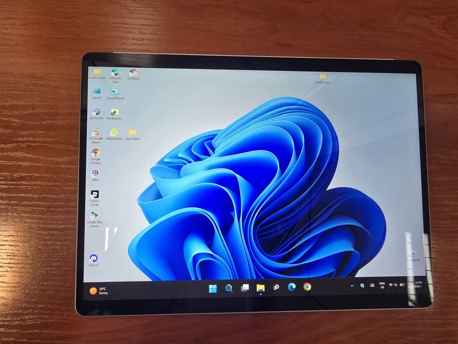 Таблет Microsoft Surface Pro 8 + Писалка Slim Pen 2