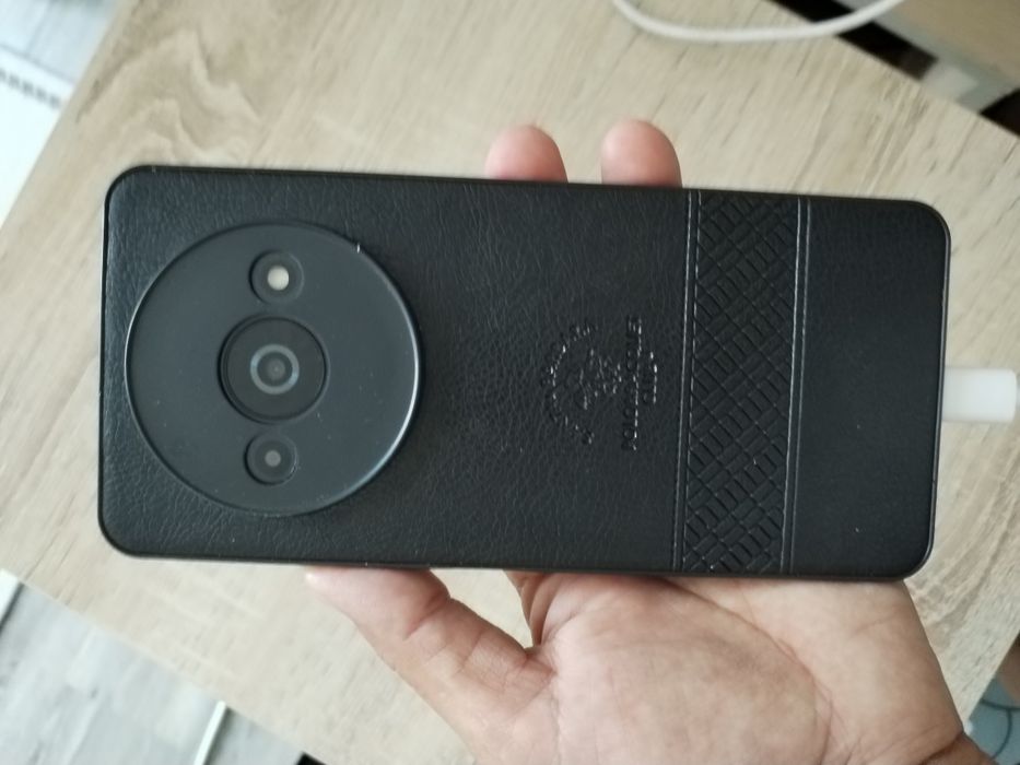 Продаётся телефон