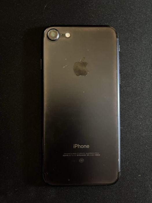 Продам Iphone 7